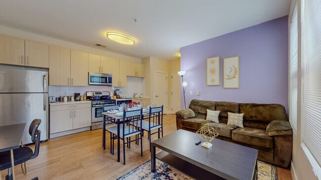 Building Photo - 545 Bedford St