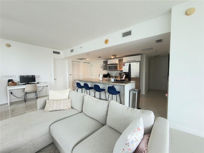 Foto del edificio - 185 SW 7th St