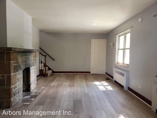 Building Photo - 3 br, 1 bath House - 329 DELL AVENUE
