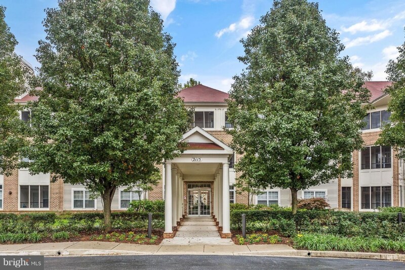 Primary Photo - 2115 Ganton Green