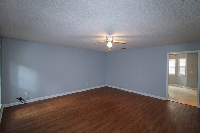 Building Photo - 1626 Drayton Ln