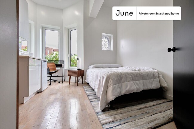 Foto del edificio - Private bedroom in 4 bed/4 bath Home