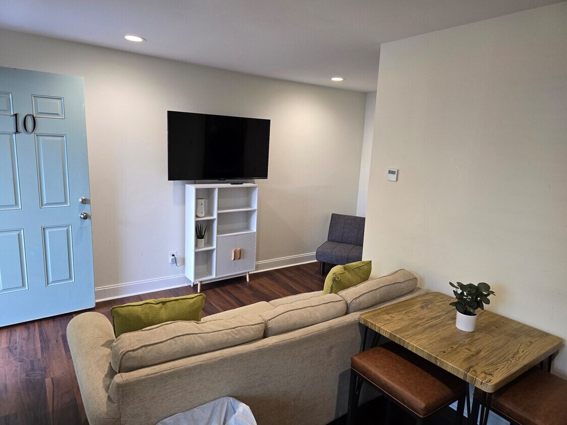 Foto principal - 1307 Buncombe Rd