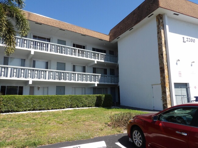 Foto del edificio - 2200 Springdale Blvd