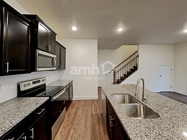 Building Photo - 33098 Glacier Ave SE