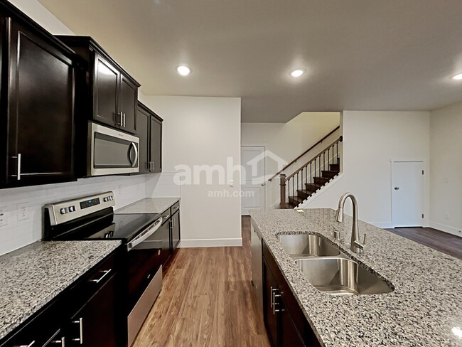 Foto del edificio - 33098 Glacier Ave SE