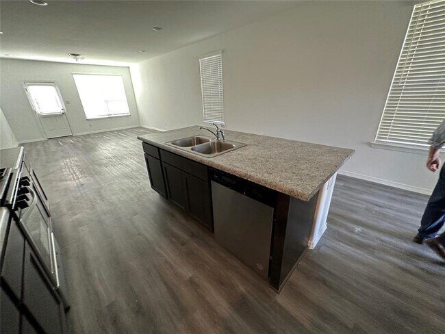 Foto del edificio - 16496 Moss Ln