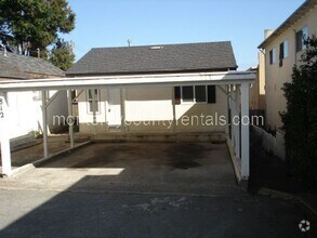 Building Photo - 812-814 Laine St