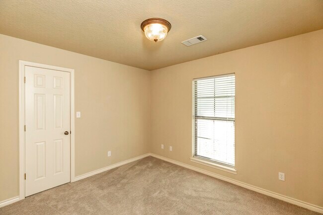 Foto del edificio - 434 Harbor Oaks Dr