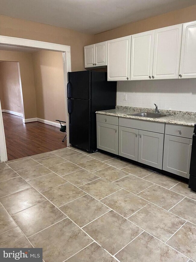 Foto del edificio - 5228 Linden Heights Ave