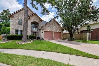 Building Photo - 15622 Valley Creek Dr