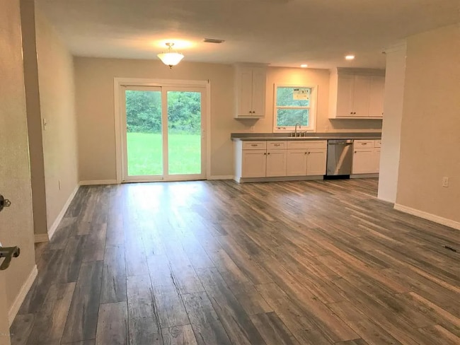 Foto del edificio - 680 N Court St