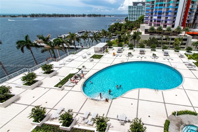 Building Photo - 1541 Brickell Ave