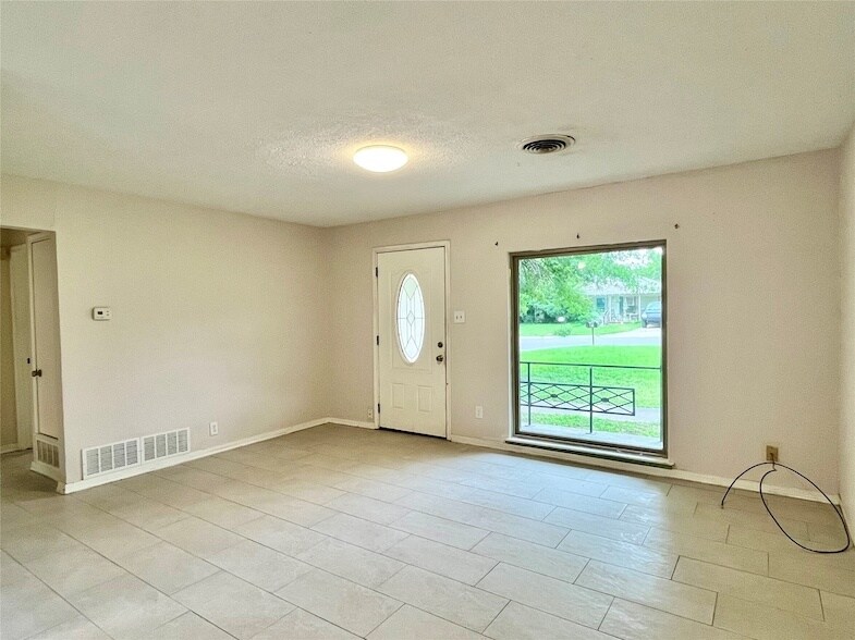 Foto principal - 2614 Denison St
