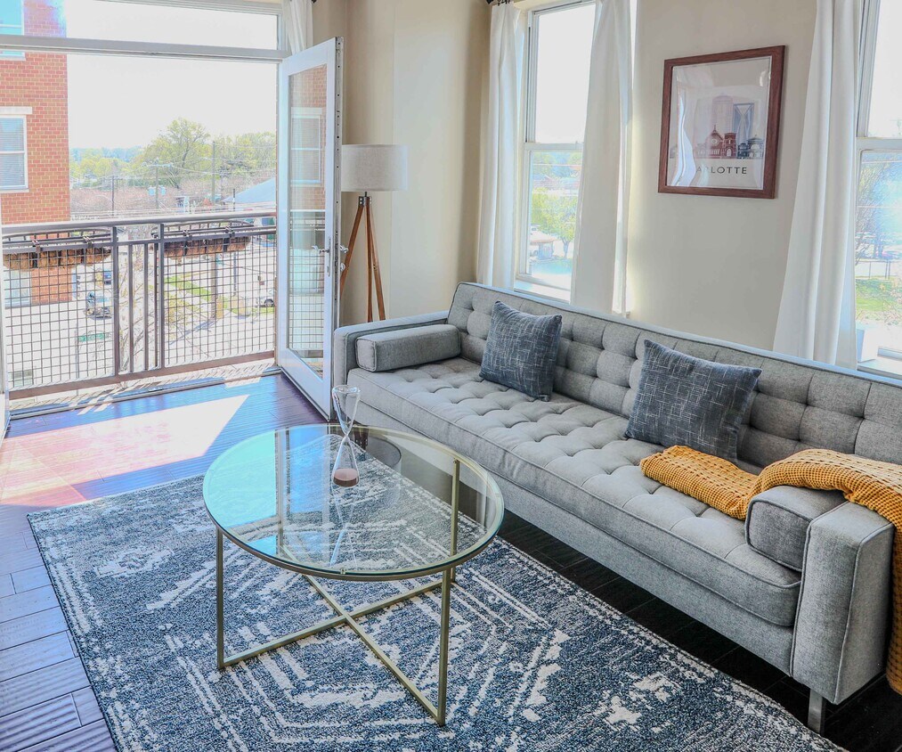 Foto principal - 1315 East Blvd