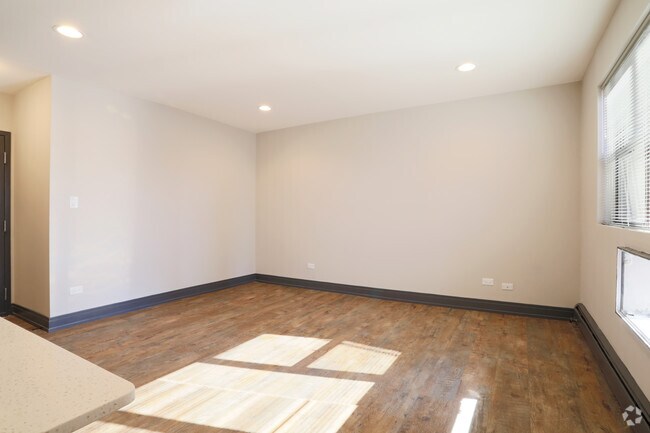 1 HAB, 1 BA - Sala de estar - Wrightwood - 512 W Wrightwood Ave