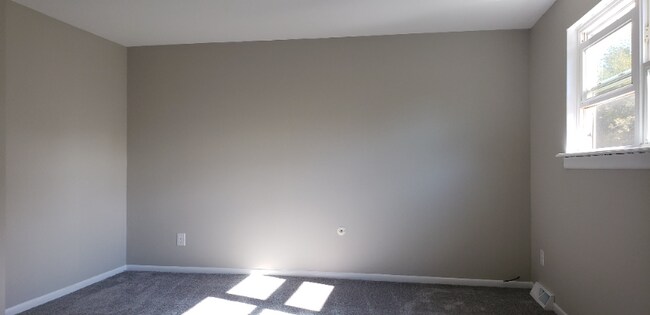 Building Photo - 608 Sunflower Dr
