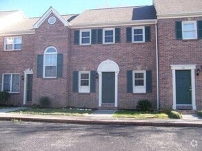 Building Photo - 461 Bramblewood Ln
