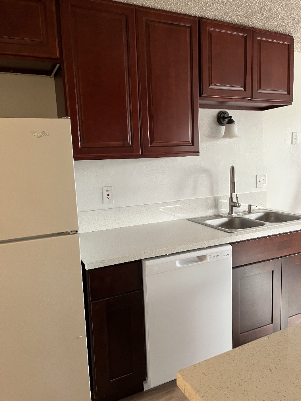 Foto del edificio - 304 SE 159th Ave