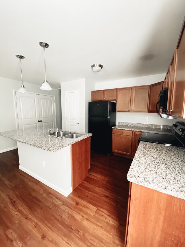 Foto del edificio - 309 Flat Cove Rd