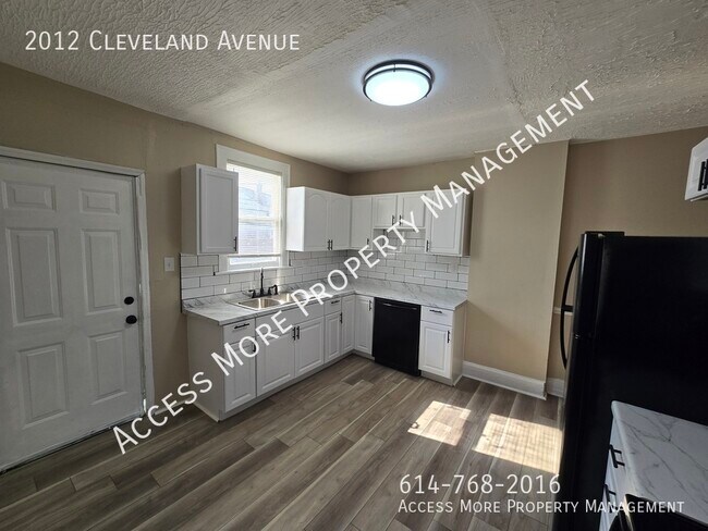 Building Photo - DUPLEX -  3-BED, 1-BATH W/ BASEMENT IN COL...