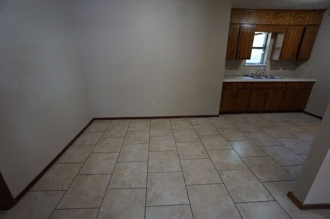 Foto del edificio - Nice 3 Bed 1.5 Bath House Total Electric