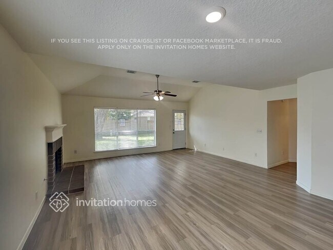 Foto del edificio - 5742 Forest Timbers Dr