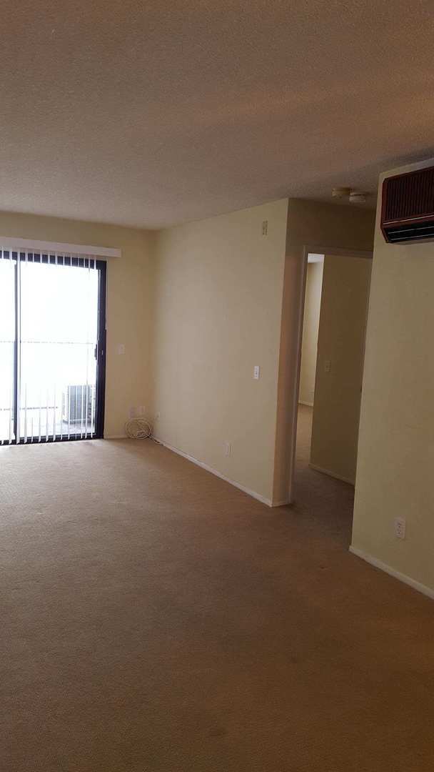Foto del edificio - Senior 62+ 1-bedroom Condo For Rent In UTC