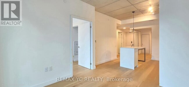 Building Photo - 1720 Bayview Ave