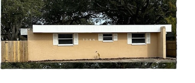 Building Photo - 3346 Camelot Dr