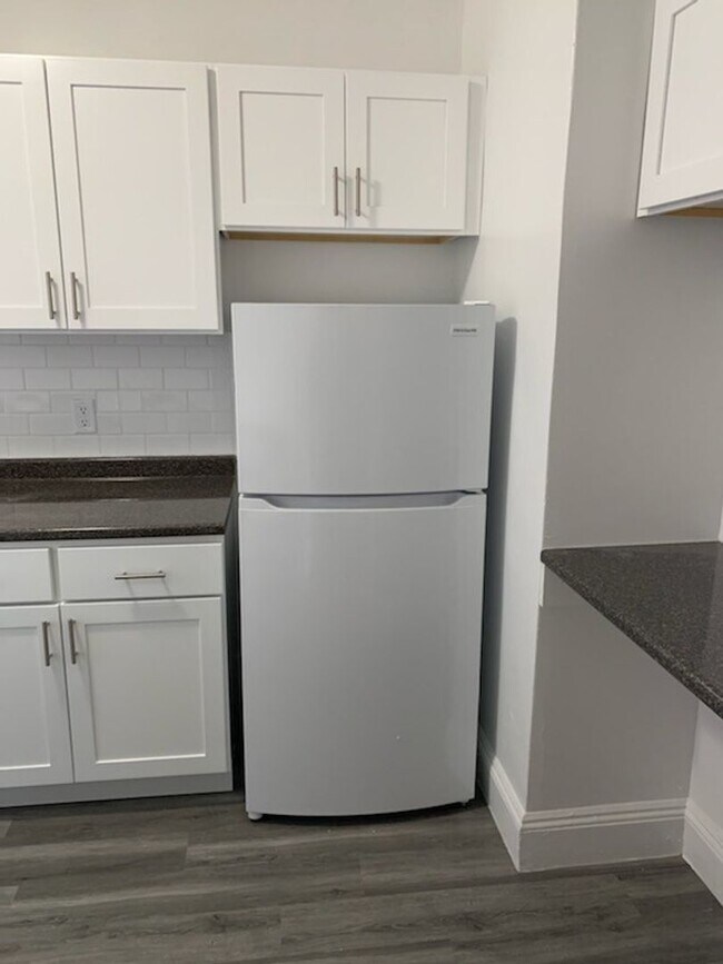 Foto del edificio - Avl NOW - NO FEE! Split-style 3BR apartmen...