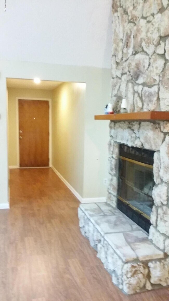 Building Photo - 6738 Periwinkle Dr