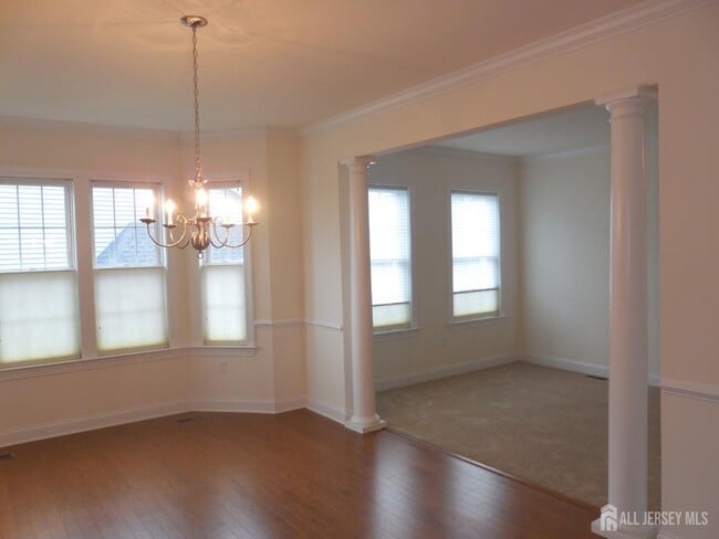 Building Photo - 9 Comstock Ln