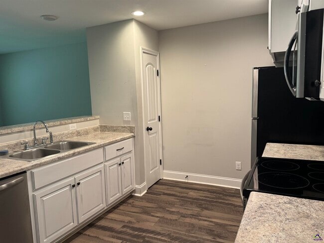 Building Photo - 322 Grayton Way