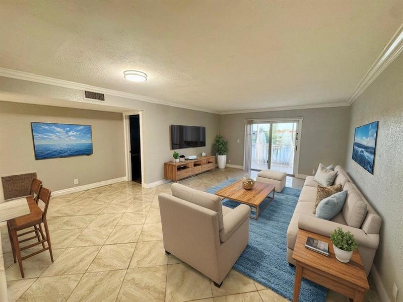 Foto principal - 5881 NW 16th Pl