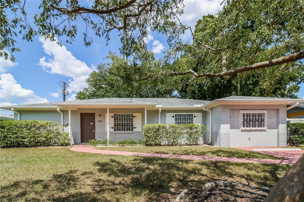 Foto principal - 804 Greenbriar Dr