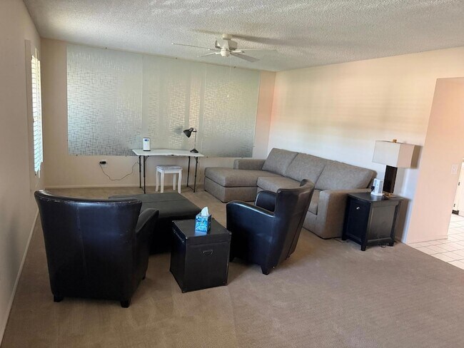 Foto del edificio - 9209 W Glen Oaks Cir N