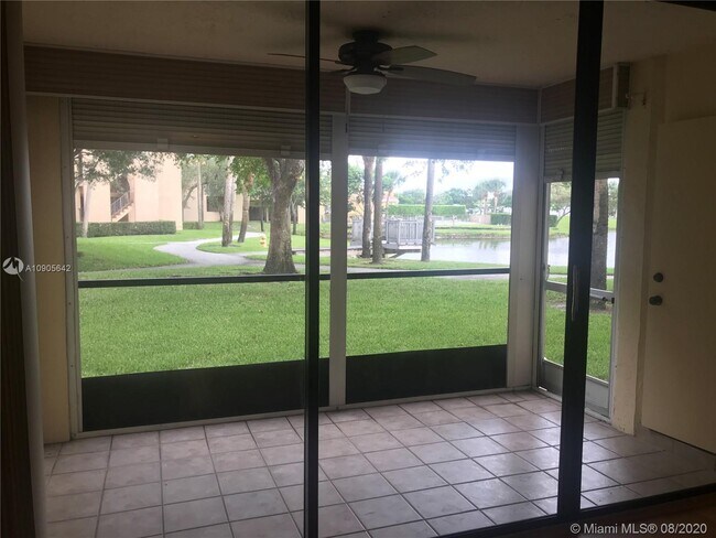 Foto del edificio - 8592 W Sunrise Blvd