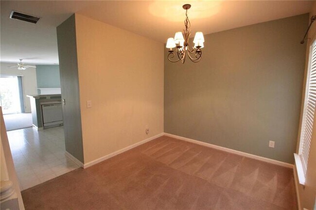Building Photo - 1500 Cove Creek Cir