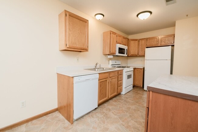 Foto del edificio - Maintenance free 2 bedroom, 1 bath town-ho...