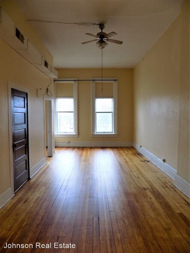 Primary Photo - 56 E Burlington Ave