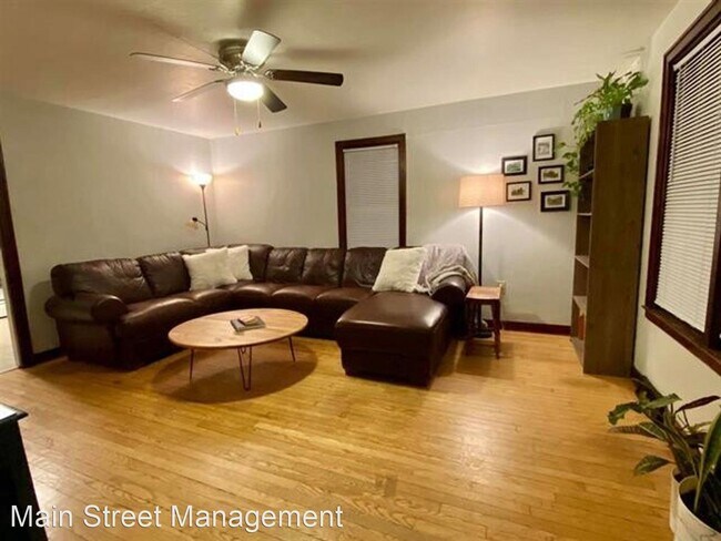 Foto del edificio - 2 br, 1 bath House - 421 S Huron St
