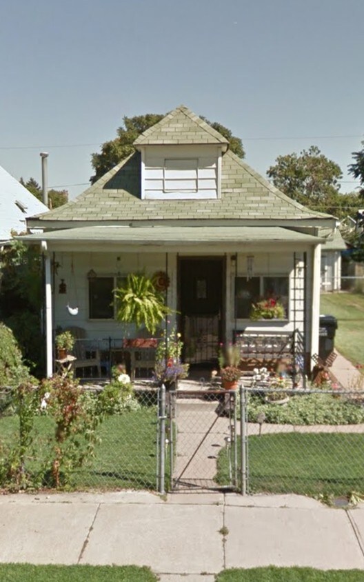 Foto principal - 4658 Logan St