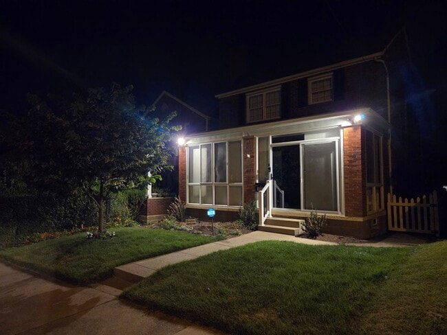 Building Photo - 1123 Downlook St