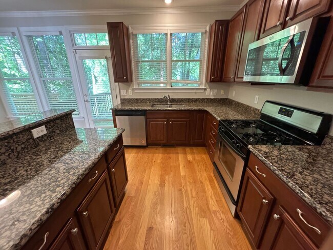 Foto del edificio - 3 Bedroom | 3.5 Bathroom Raleigh Townhome