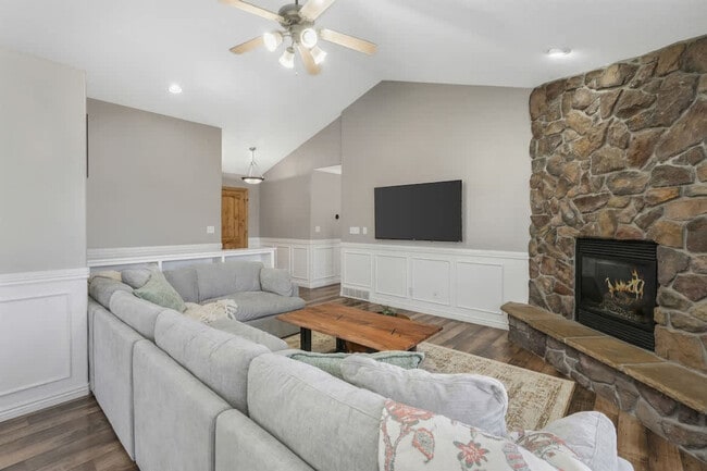 Building Photo - 956 S 1525 W