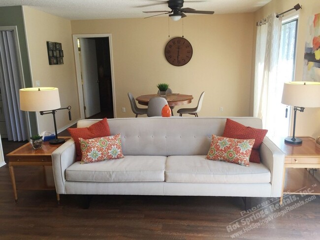 Building Photo - West Gate Area | Home | Furnished