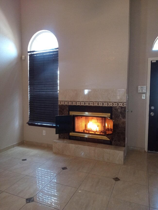 Foto del edificio - 12513 Angie Bombach Ave