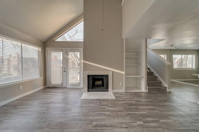 Foto del edificio - 9815 Walnut St