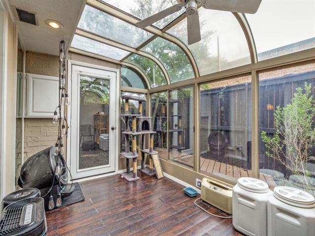 Foto del edificio - 3139 Golden Oak Ct
